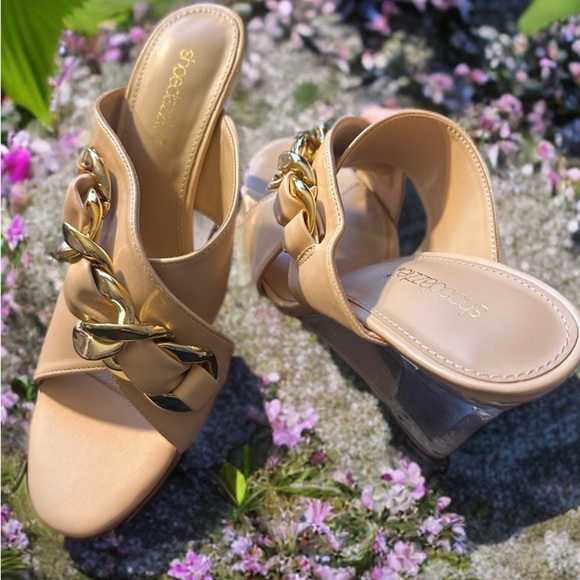 NEW WOMEN’S PLATFORM WEDGE OPEN TOE CHAIN EMBELLISHED HEELS SIZE 11 COLOR TAN - Picture 3 of 10